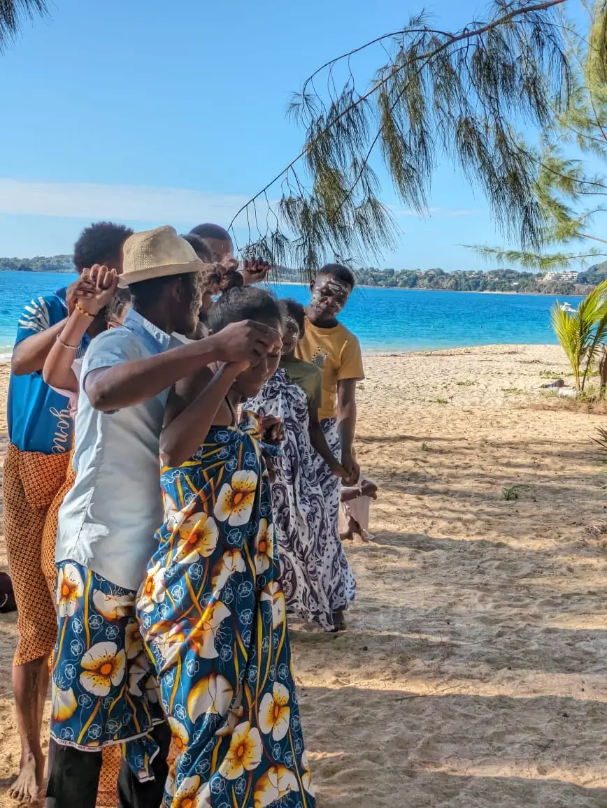 Immersione culturale in Madagascar: danza con gli abitanti locali